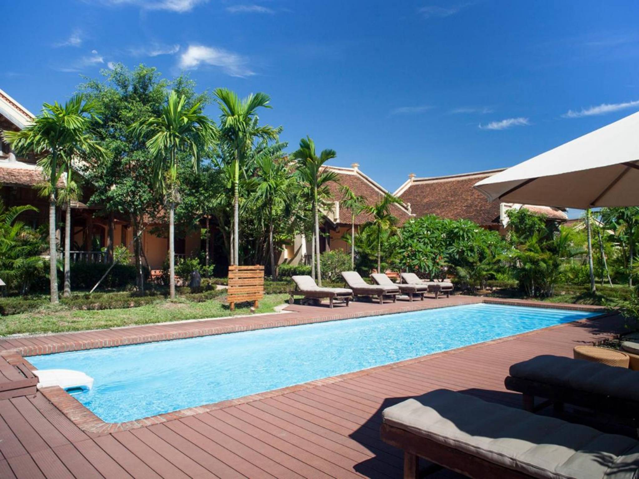 bể bơi ngoài trời tại Emeralda Resort Ninh Binh