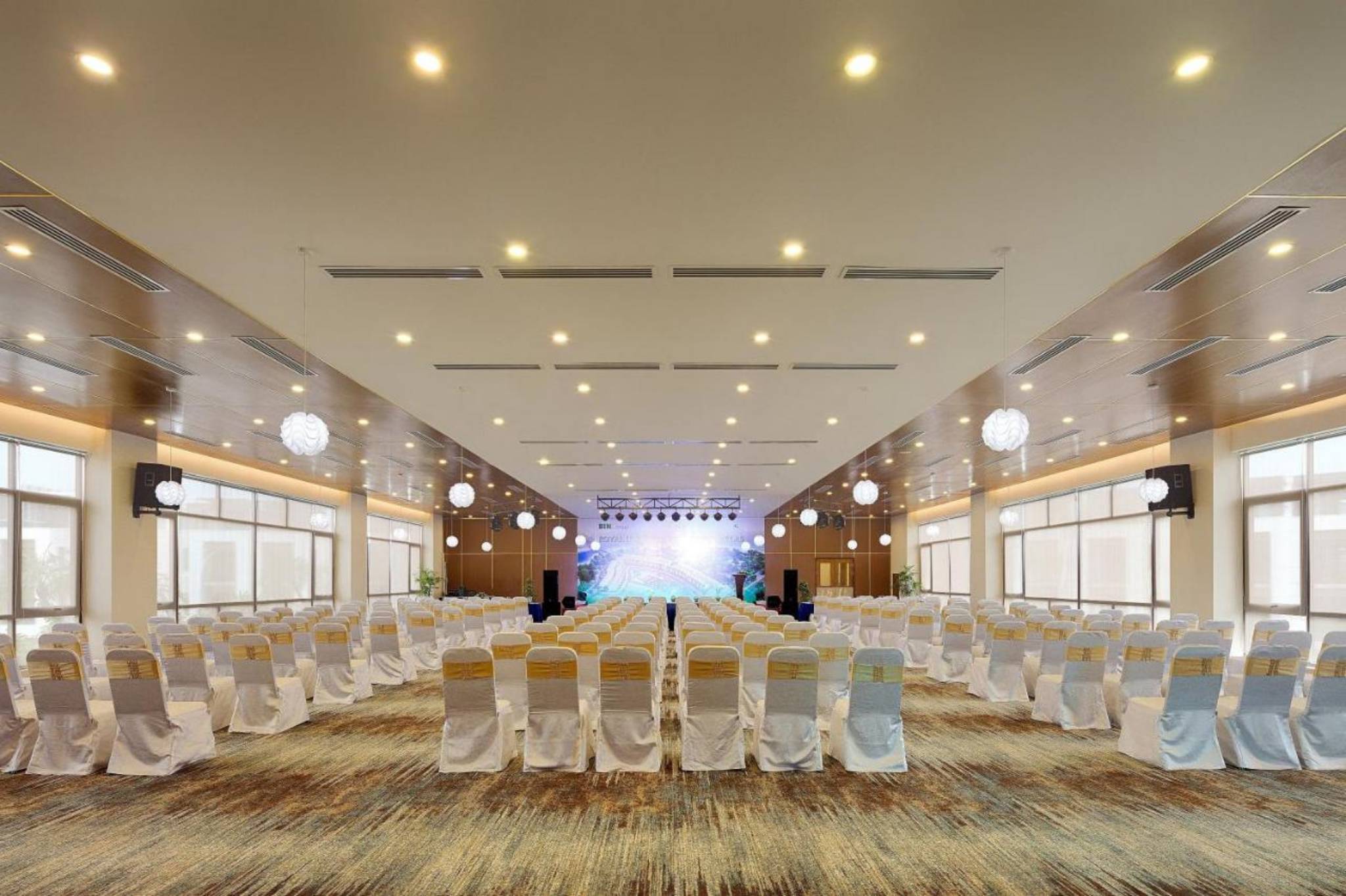 Phòng hội nghị tại Royal Lotus Halong Resort & Villas